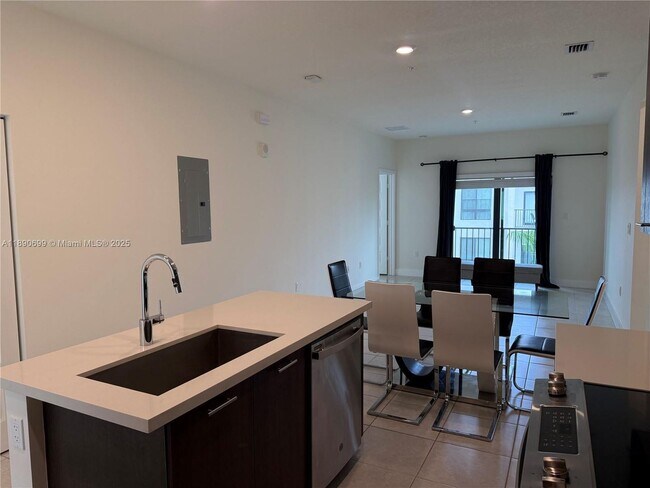 Foto del edificio - 8301 NW 41st St