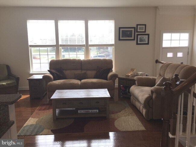 Foto del edificio - 6269 Summit Point Ct