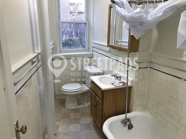 Building Photo - 1 bedroom in Boston MA 02215