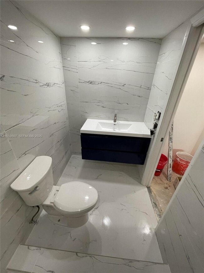 Building Photo - 2671 S Course Dr