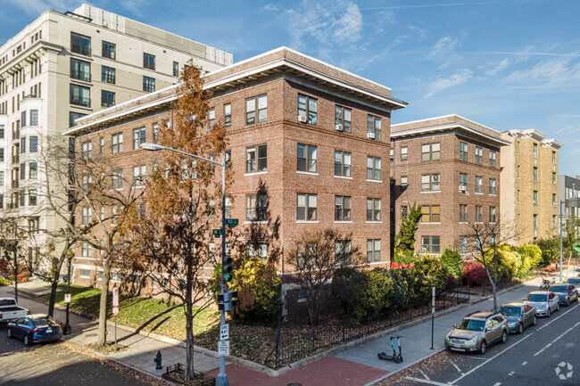 Building Photo - 1206 10th St NW