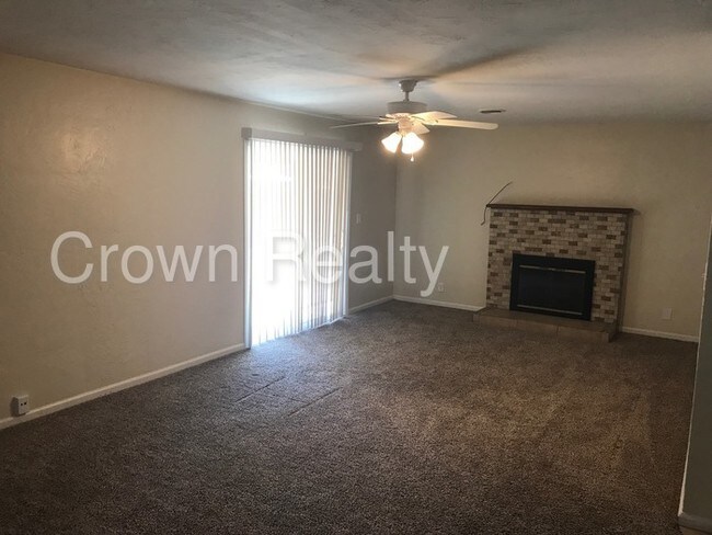 Foto del edificio - 2481 E Sunset Ave