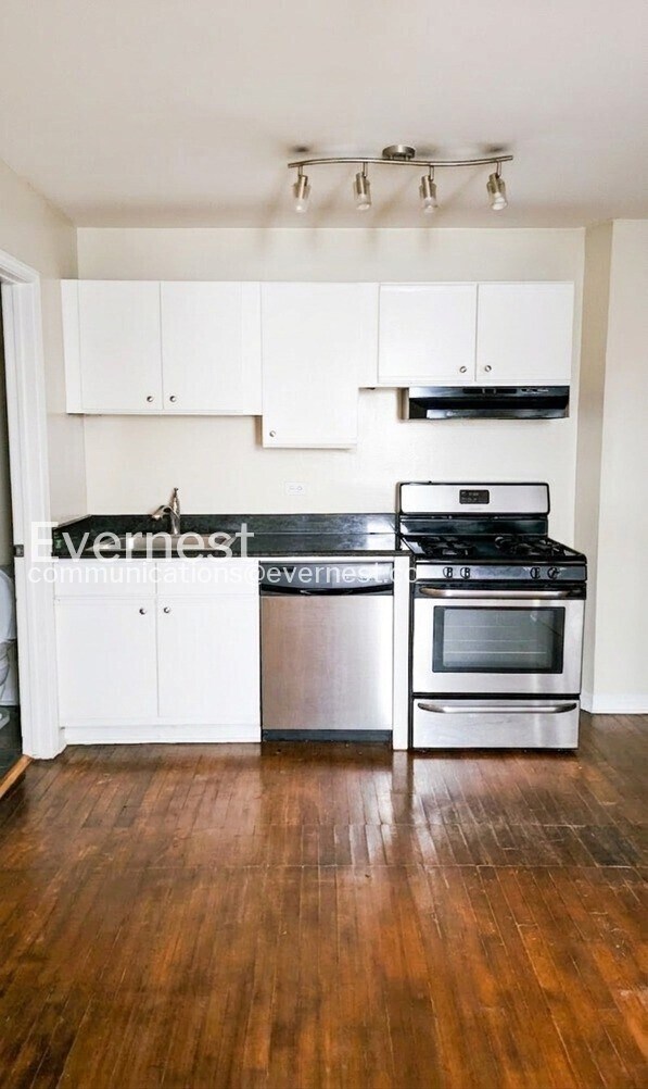 Foto del edificio - 3240 N Clark St
