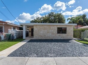 Building Photo - 2625 SW 32nd Ct