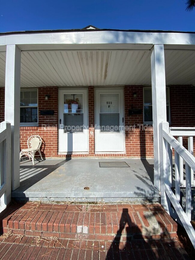 Foto del edificio - 511 Randolph Rd