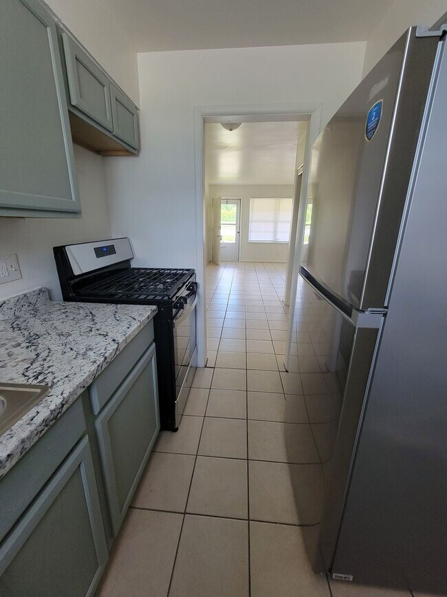 Foto del edificio - 2BR/1BA Updated Home – Vouchers Welcome!
