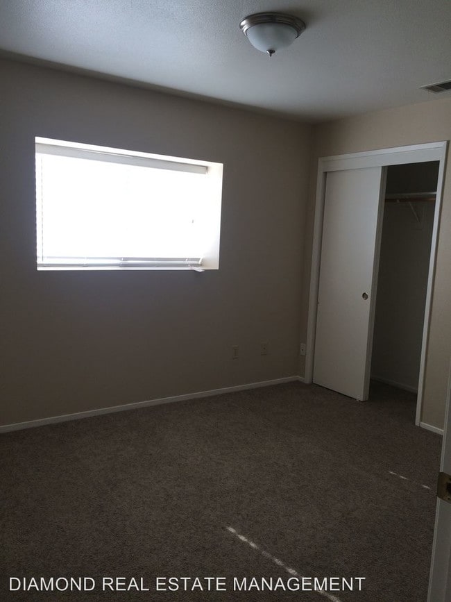 Building Photo - 3204 Brookside Dr
