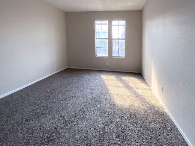 Foto del edificio - Great two bedroom townhouse for rent