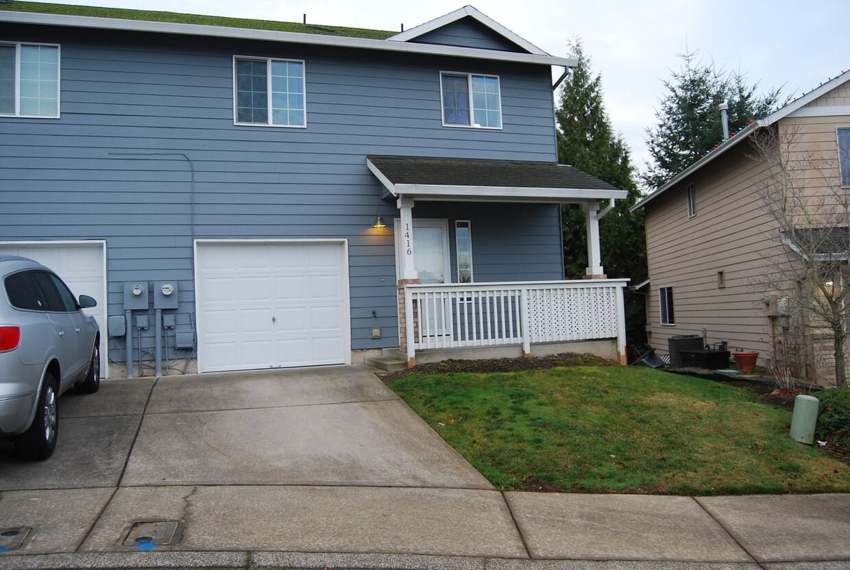 Primary Photo - 3 Bedroom Town Home Gresham