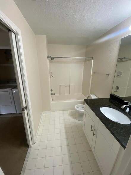 Foto del edificio - 5479 Vineland Rd