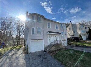 Building Photo - 55 Ledgecrest Dr