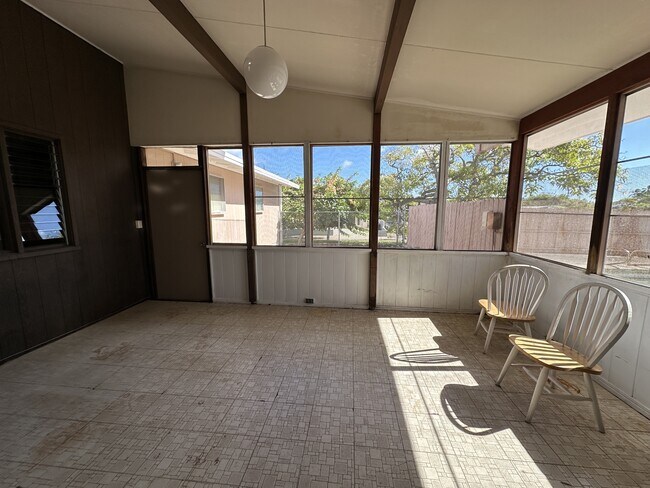 Foto del edificio - 4905 Waa St