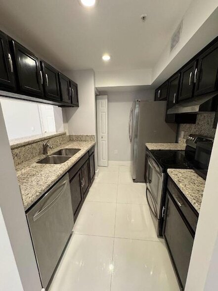 Foto del edificio - 4852 N State Rd 7