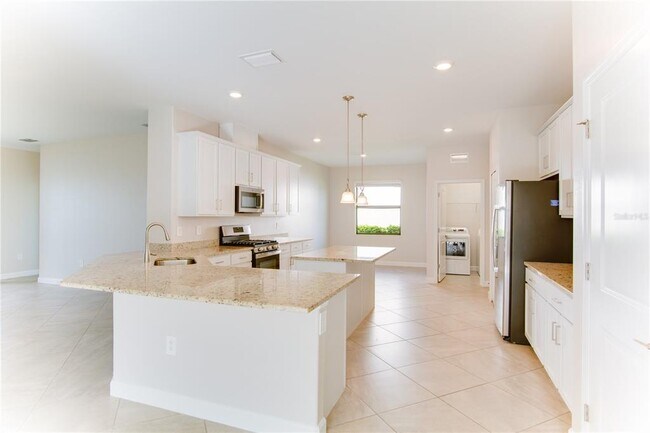 Building Photo - 5040 Seafoam Trl