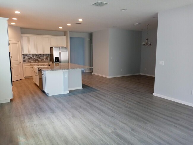 Building Photo - 5367 Golden Apple Dr