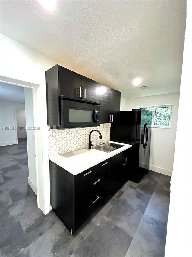 Foto del edificio - 1960 W 63rd St