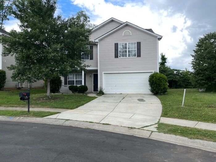 2108 Cranberry Woods...AVAIL NOW!!