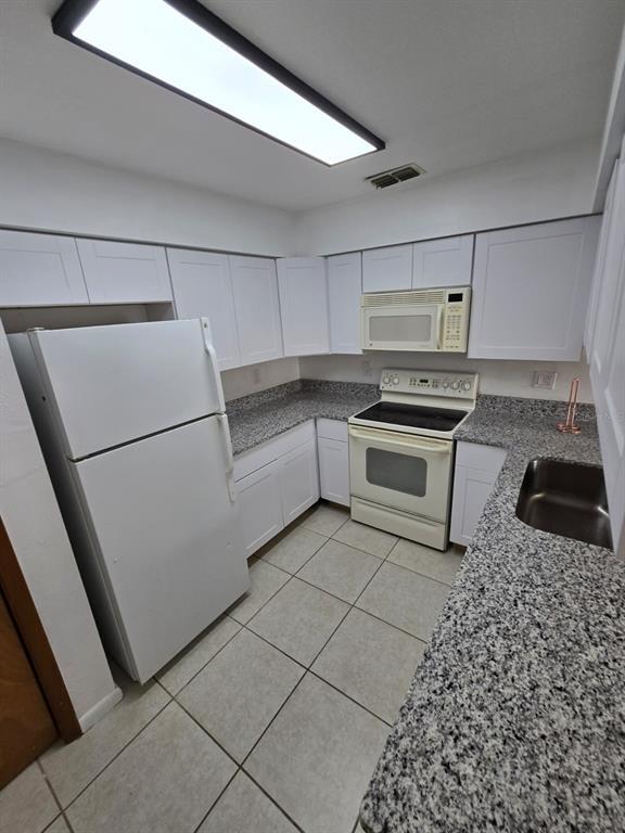 Foto del edificio - 2134 NE 45th Ave
