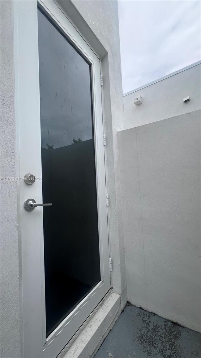 Foto del edificio - 6612 NW 103rd Pkwy