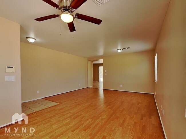 Foto del edificio - 12510 W Charter Oak Rd