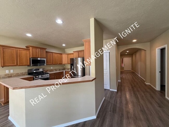 Building Photo - 332 SW Antler Ridge Ln