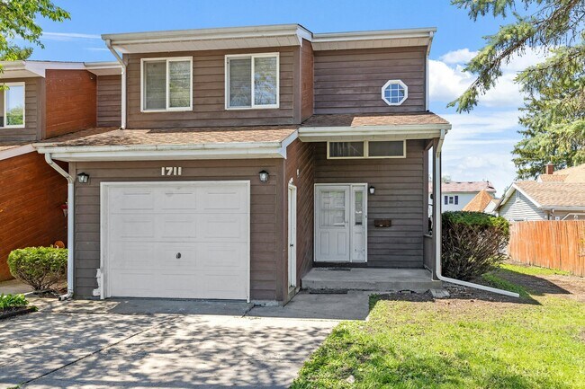 Building Photo - 1711 S Madison St