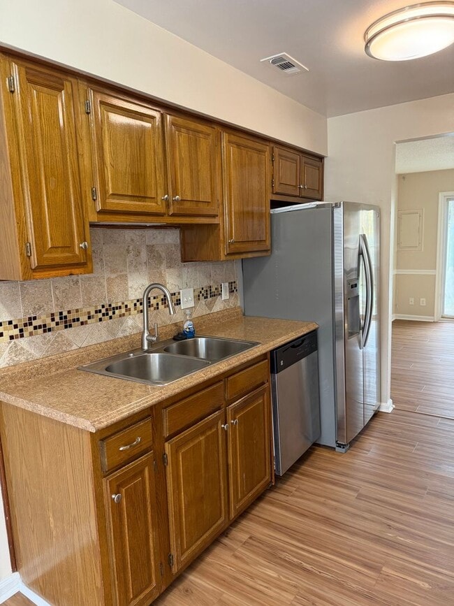 Building Photo - STONEBRIDGE LANDING