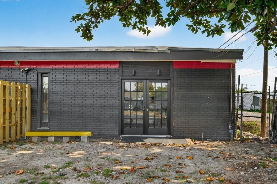 Photo - 100 W Hamilton Street Unit