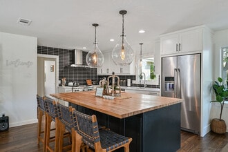 Building Photo - 8495 Turkey Creek Rd