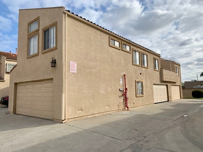 Building Photo - 7881 1st St