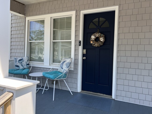 Front Porch - 130 Union Ave