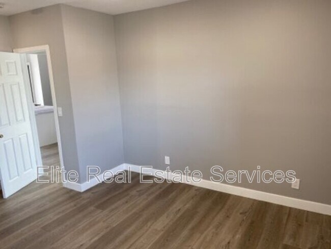 Foto del edificio - 6375 Osler St