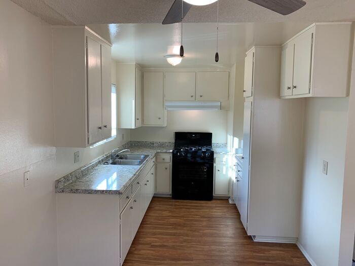 Primary Photo - REALLY NICE UPSTRS 2BD 1BA FOR LEASE!