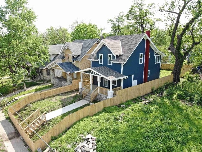 Foto del edificio - 3320 Brooklyn Ave