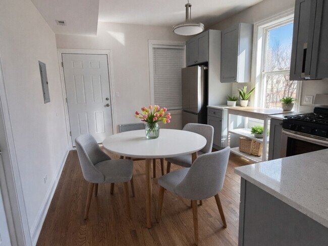 Foto del edificio - 4435 S Washtenaw Ave.