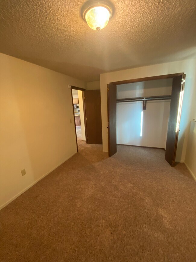 Building Photo - 337 Aristocrat Dr