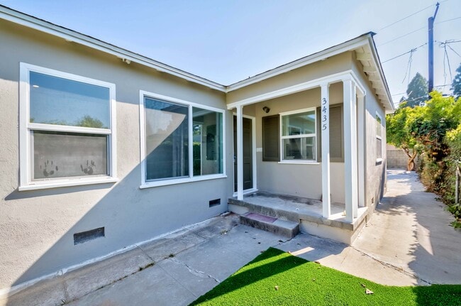 Building Photo - 3433 Sherbourne Dr