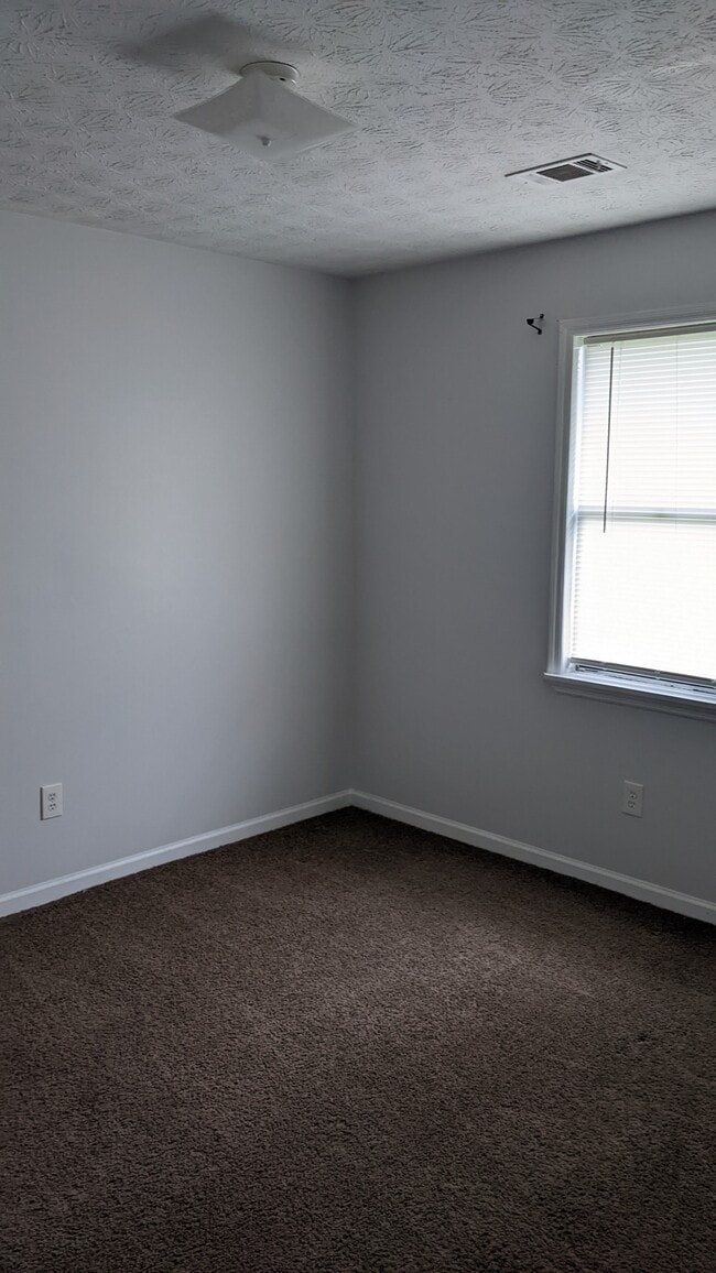 Foto del edificio - 102A Jay Ln. Hampton GA 30228