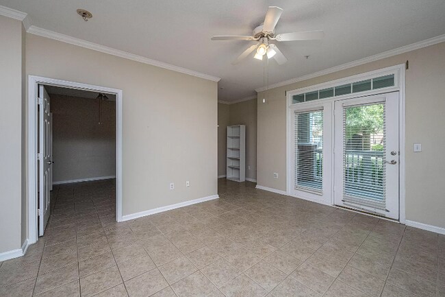 Building Photo - 45 Sycamore Ave