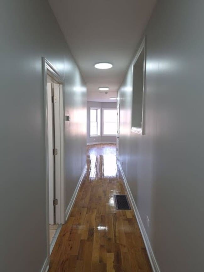 Building Photo - 3 Bedroom Unit Available