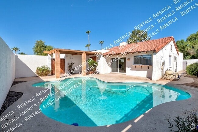 Building Photo - 2076 E Alameda Dr