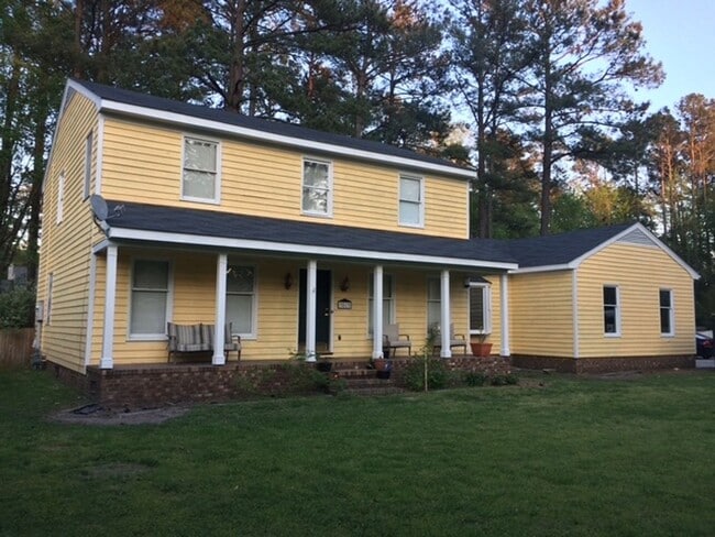 Building Photo - 3813 Mansfield Dr