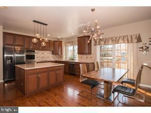 Building Photo - 12 Revere Ct