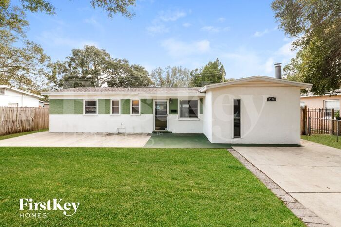 Foto principal - 5770 93rd Ave N