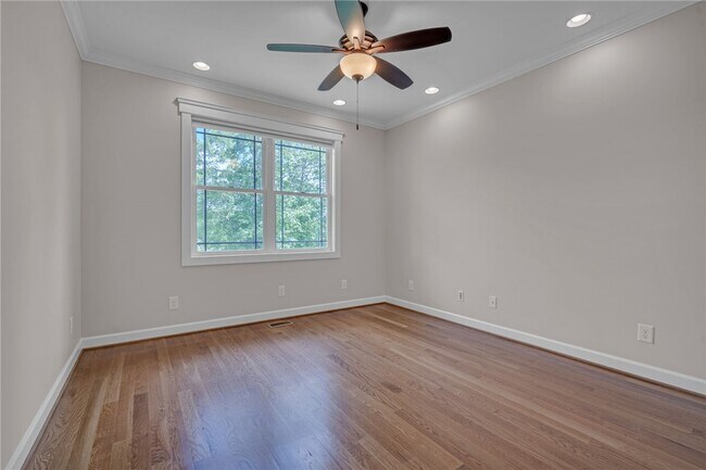 Foto del edificio - 137 Crawford Lake Dr