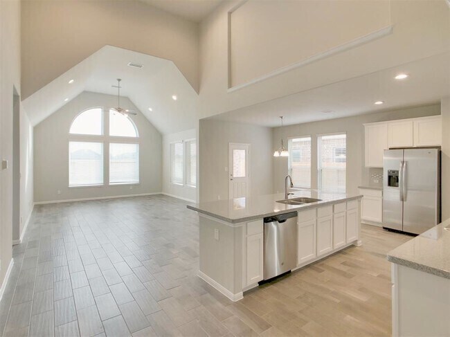 Building Photo - 24219 Via Vitani Dr