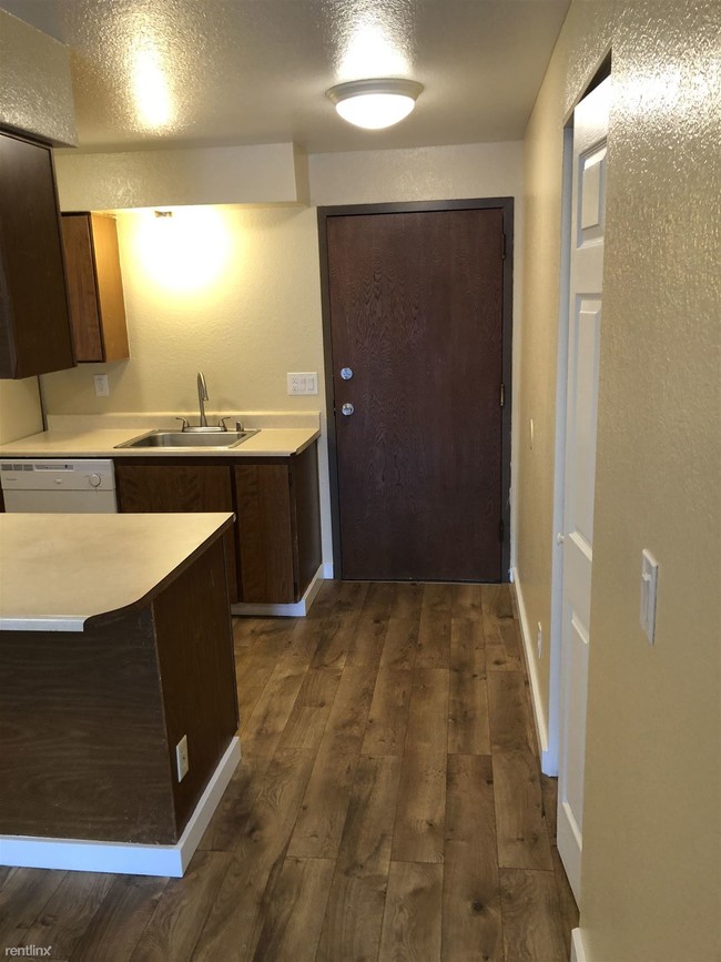 Building Photo - 40 E Pineridge Ct