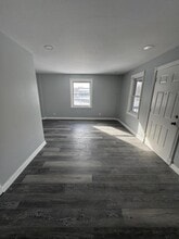 Building Photo - 116 N Hickory St