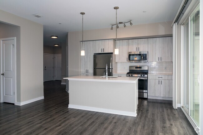 2BR, 2BA - 1,076SF - Kitchen - Haddon Point Pennsauken