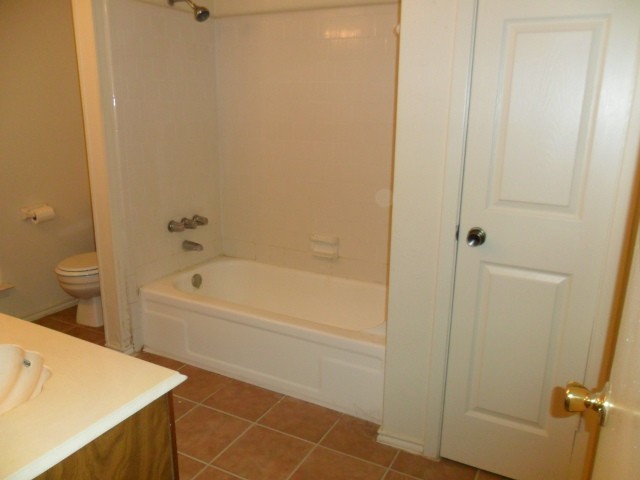 Building Photo - Oak Cliff Place in NW Houston